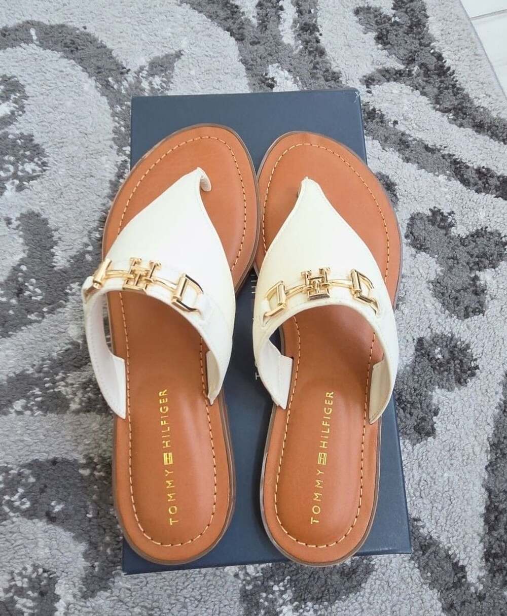 Tommy Hilfiger Women's Goldiea Thong Sandal Ivory Size 9.5M